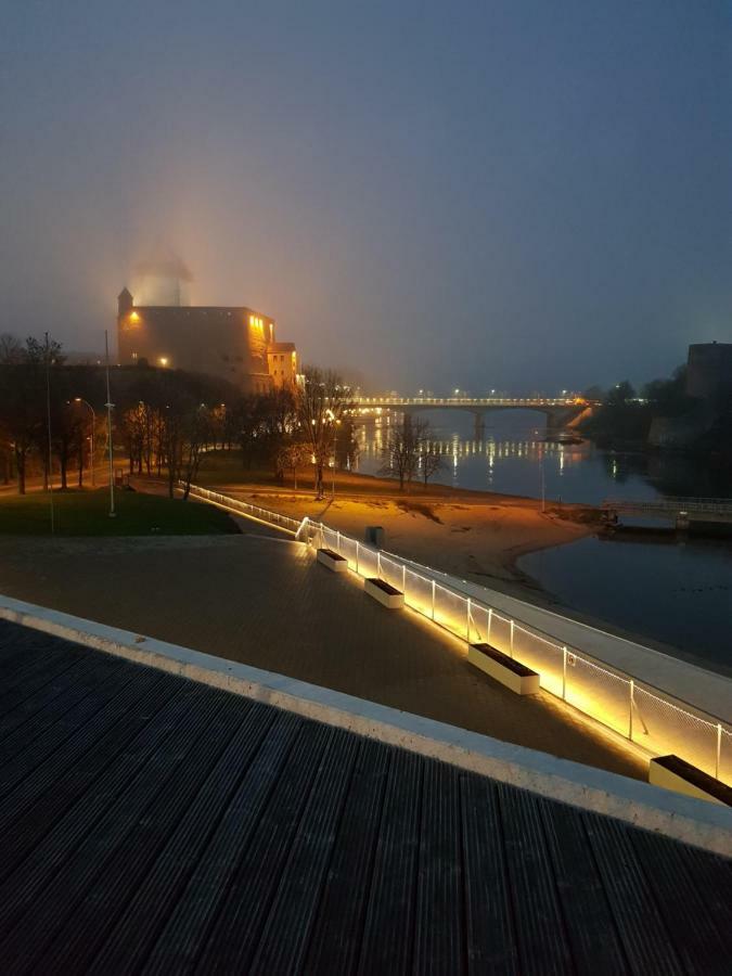 Castle View Apartment Нарва Экстерьер фото